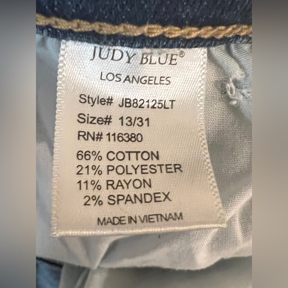 Judy Blue Light Blue Distressed Boyfriend Jeans Skinny fit - Picture 3 of 9